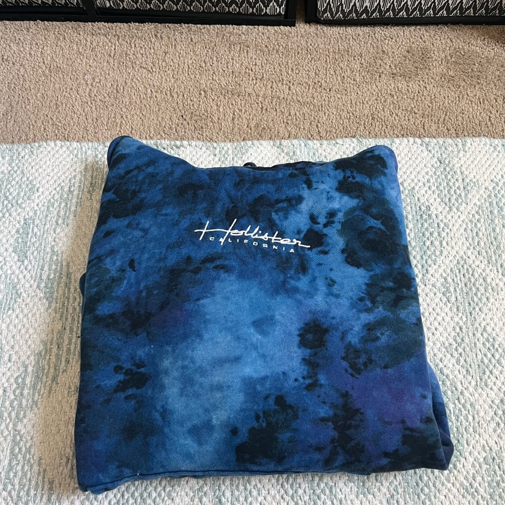 Hollister sweatshirt